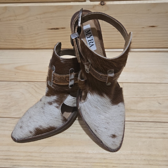 Myra Bag Shoes - Myra Bag Tan and Cream Ankle Booties